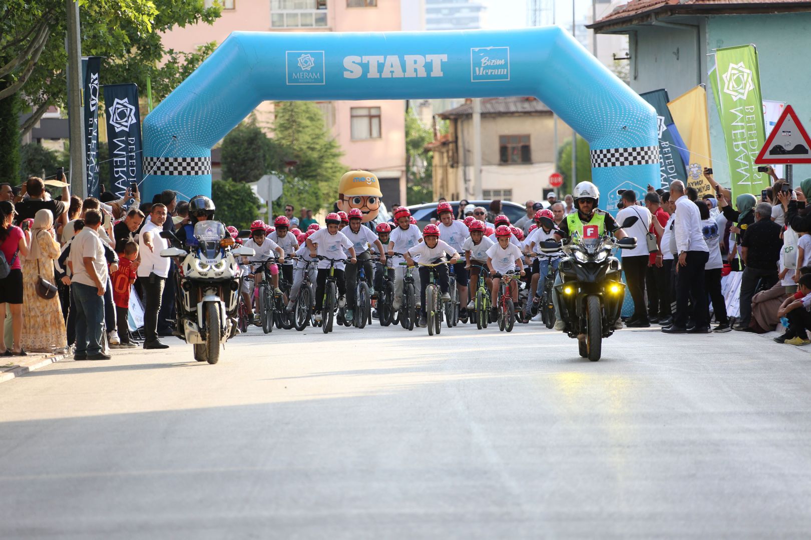 MERAM'DA PEDALLAR ŞAMPİYONLUK İÇİN DÖNDÜ 