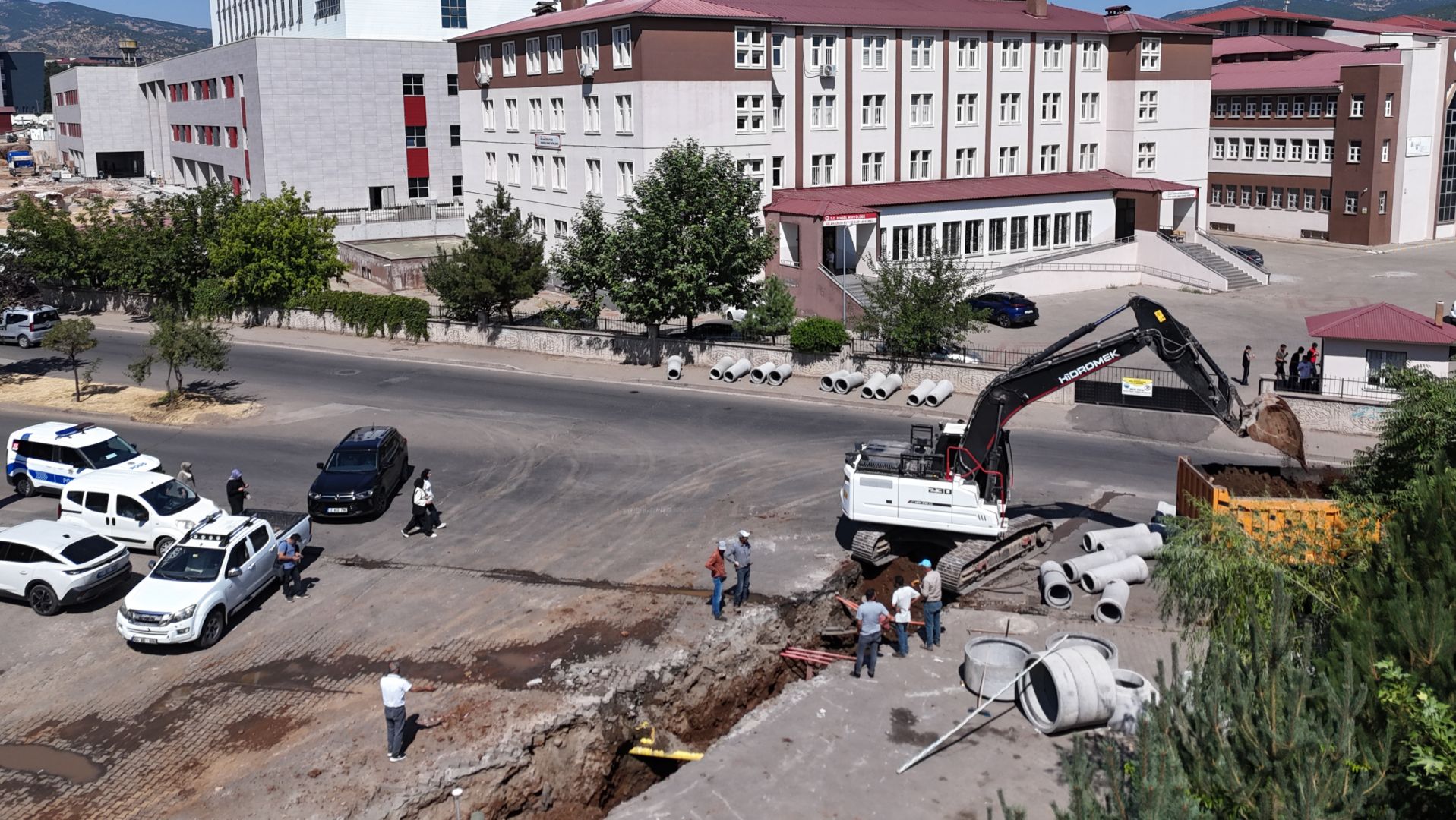 BİNGÖL’DE YENİ HASTANEYE 617 METRELİK ALTYAPI