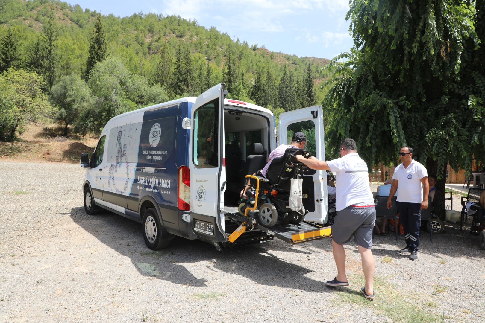 ENGELLİ BİREYLERE PLAJA ULAŞIM DESTEĞİ 