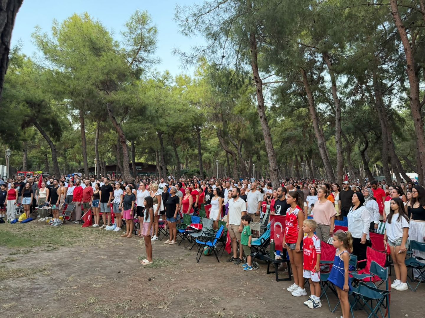 ANTALYA’DA ŞAMPİYONLUK SEVİNCİ SOKAĞA TAŞTI 