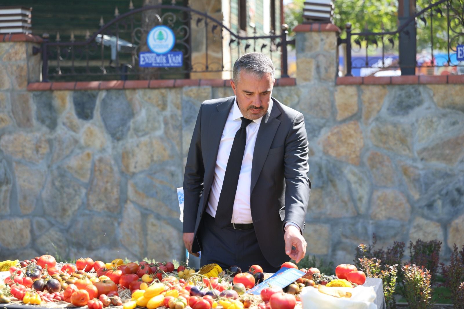 ATA BAHÇESİ’NDE TOPRAĞIN BEREKETİ HASAT EDİLDİ