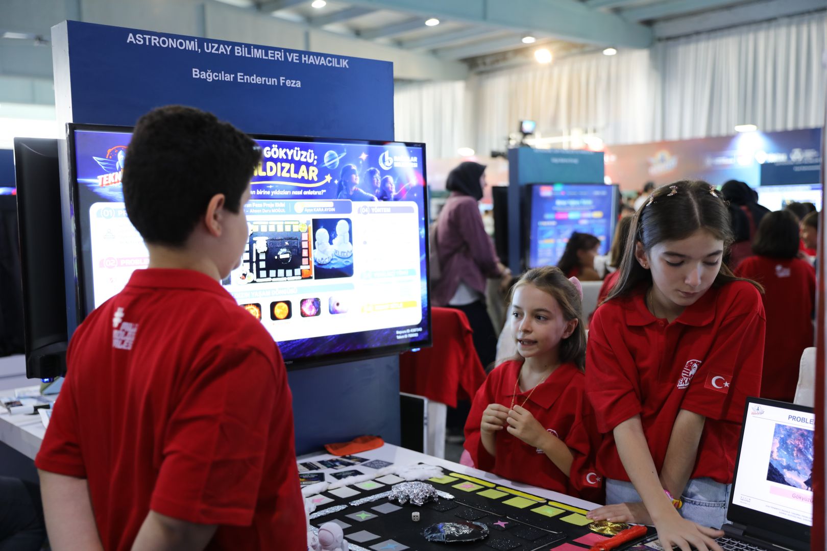 BAĞCILARLI ÇOCUKLARIN “EŞİT YILDIZLAR” PROJESİ TEKNOFEST’TE 