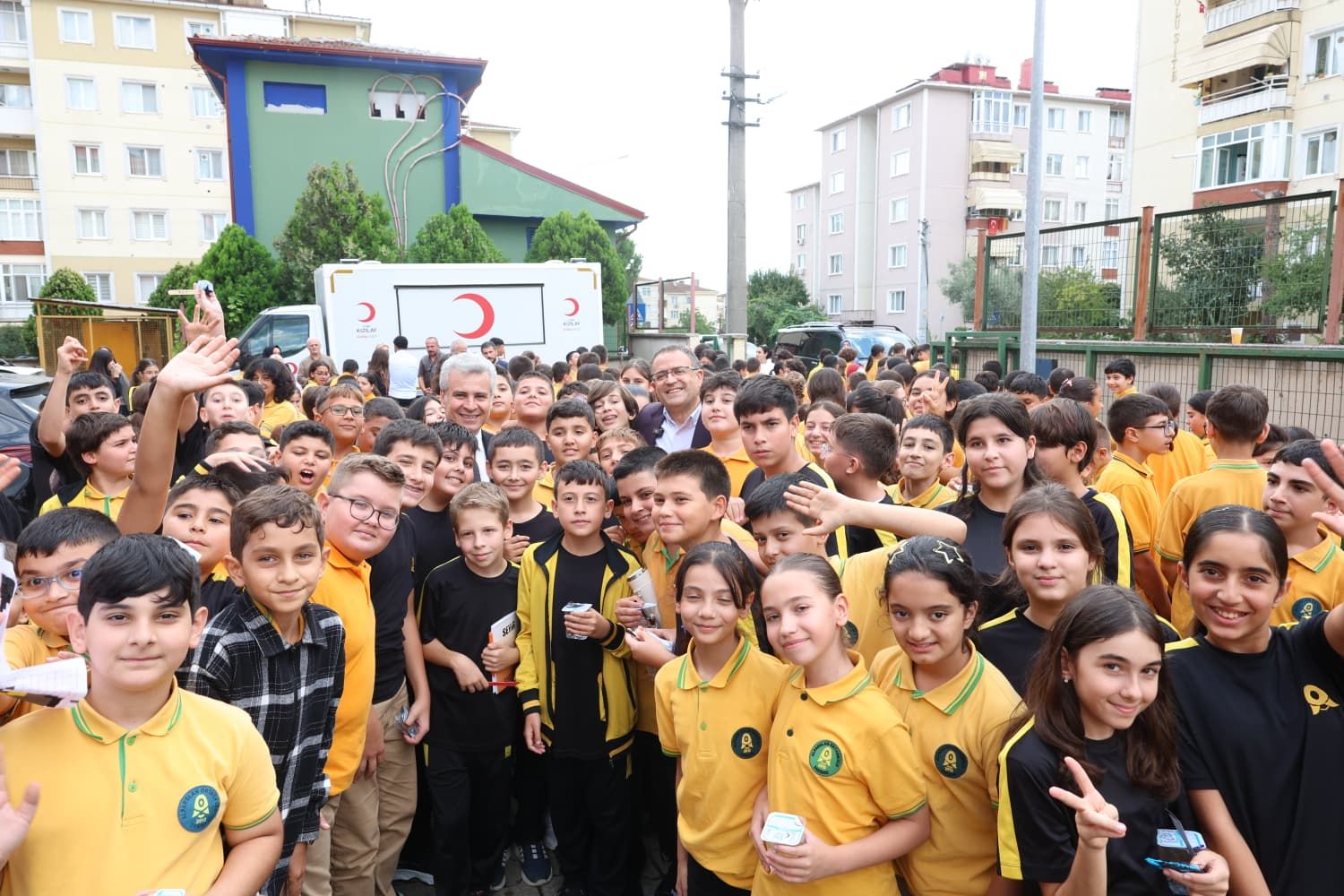BİLİM ŞENLİKLERİ’NDE ÇOCUKLAR BİLİMLE BULUŞTU 