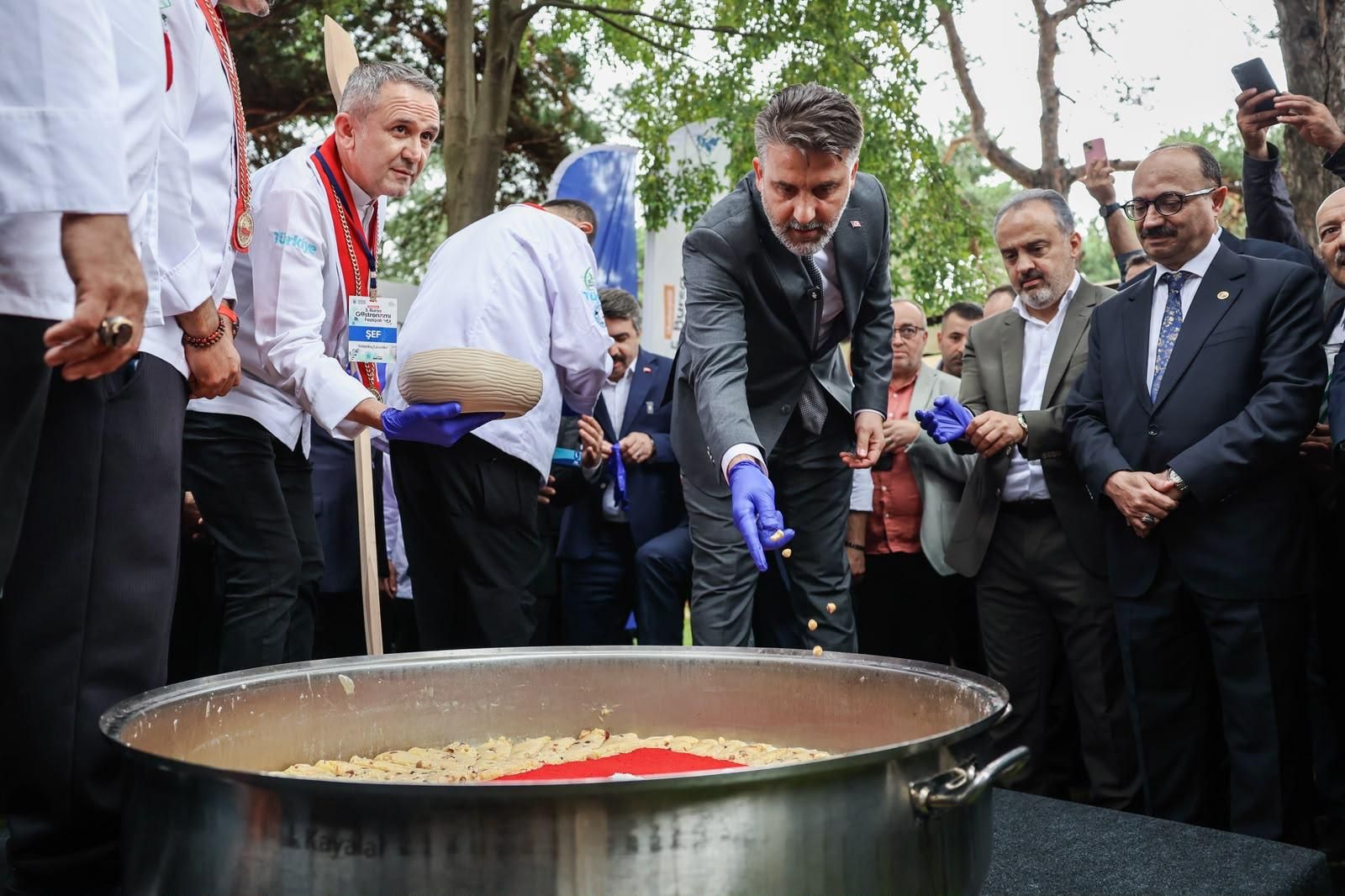 BURSA'NIN FETHEDEN LEZZETLERİ DÜNYA SAHNESİNDE