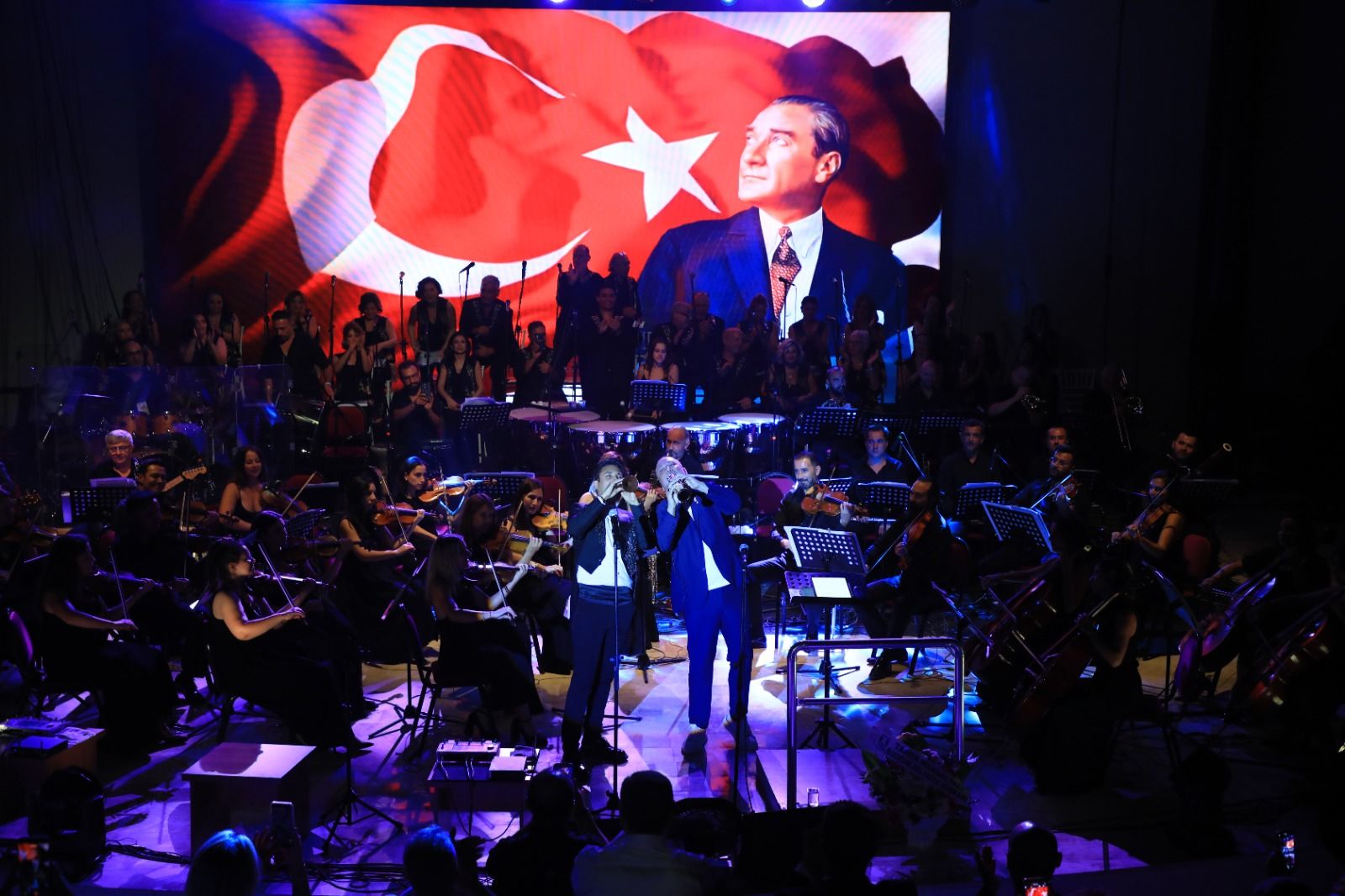 DÜNYANIN VE TÜRKİYE’NİN ZURNA USTALARI MUĞLA’DA BULUŞTU 
