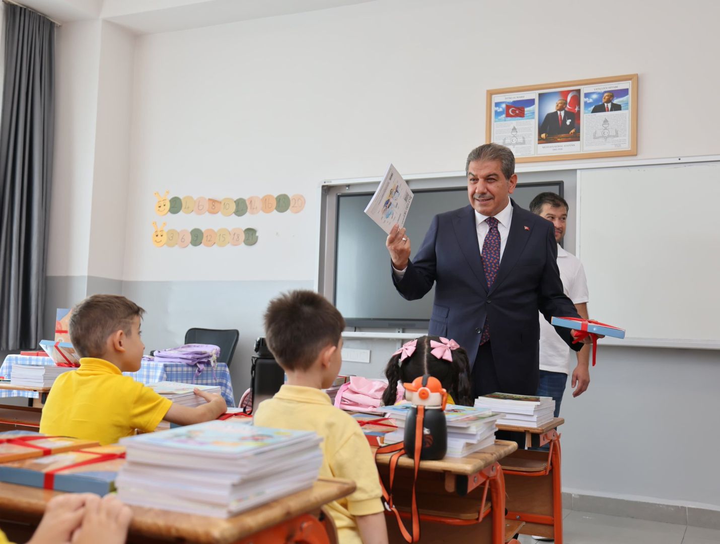 GERİ DÖNÜŞÜMLE 8,5 MİLYON DEFTER ÖĞRENCİLERE ULAŞTI