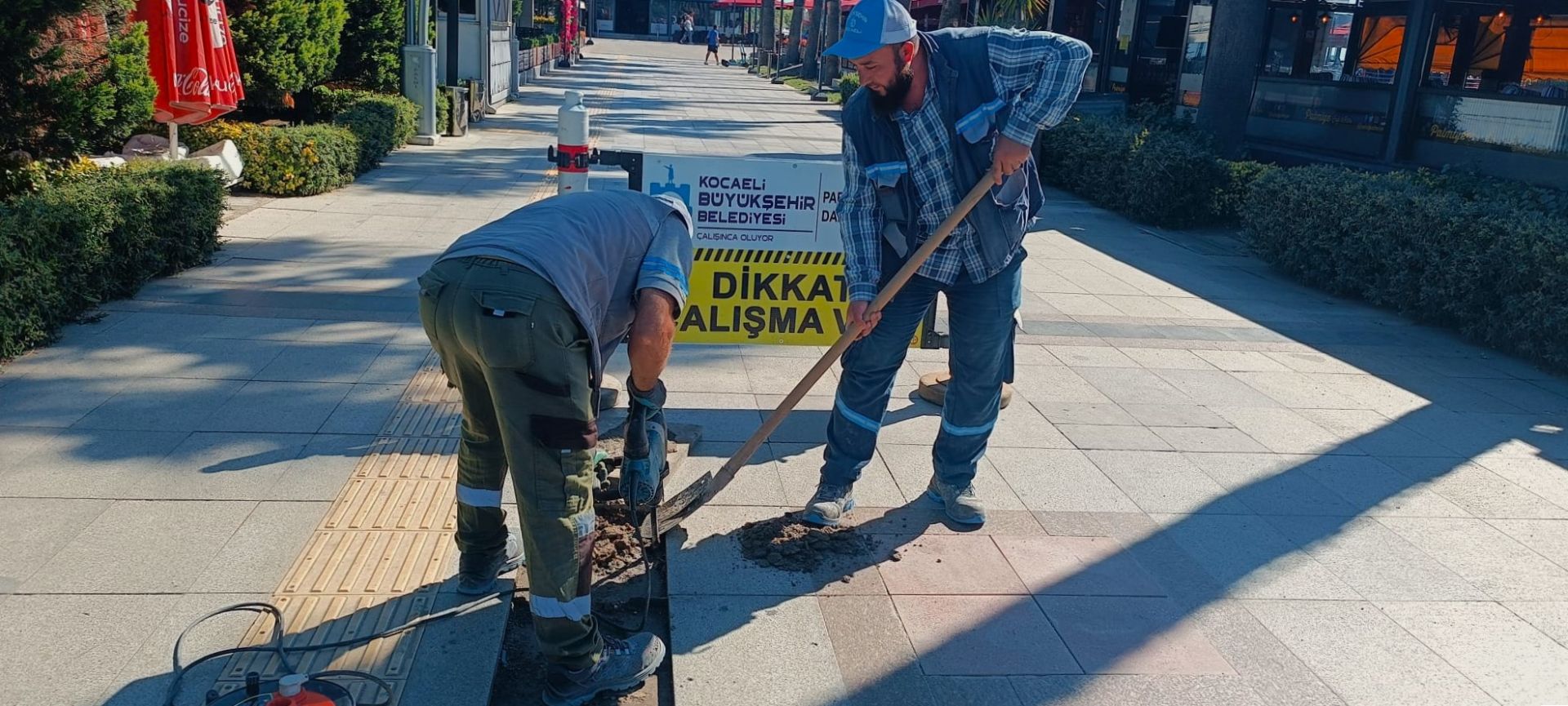 KOCAELİ’DE YÜRÜYÜŞ YOLLARI YENİLENİYOR