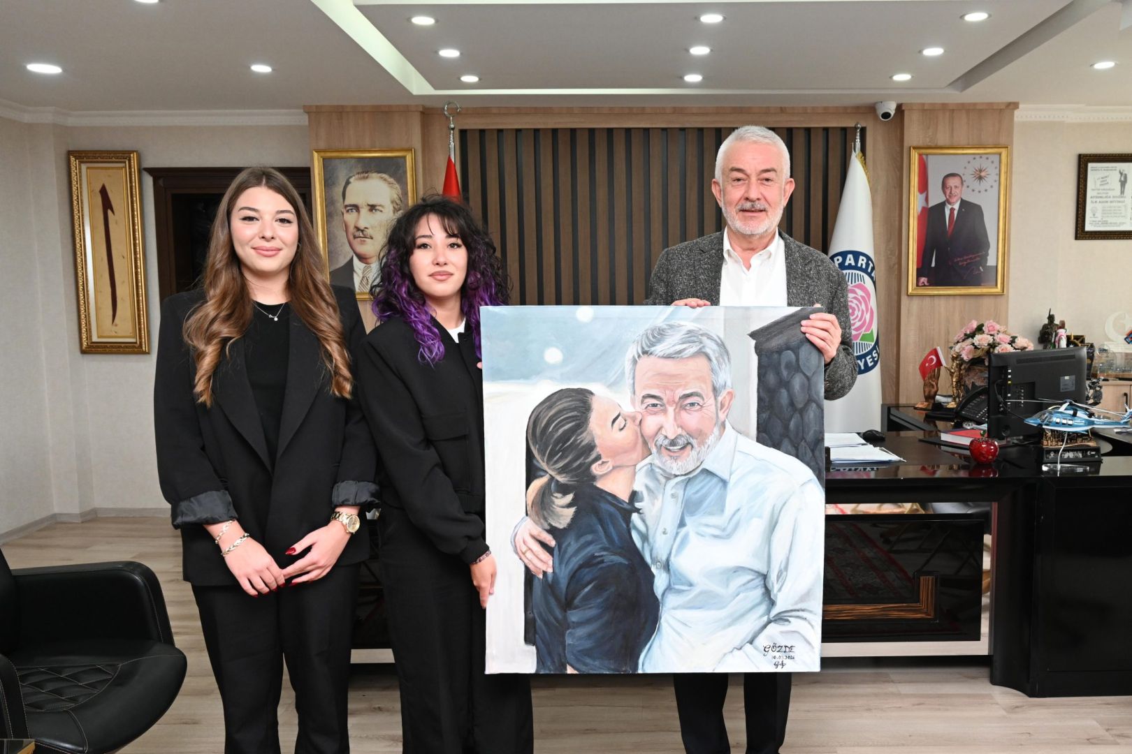 LİSE ÖĞRENCİSİ GÖZDE’DEN BAŞKAN BAŞDEĞİRMEN’İ DUYGULANDIRAN TABLO