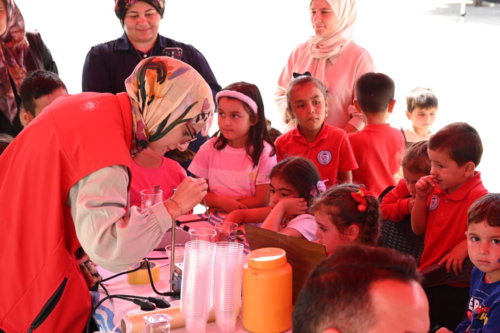 TOPAKKAYA ŞEHİT ERDAL AKBULUT İLKOKULU’NDA BİLİM ŞENLİĞİ DÜZENLENDİ